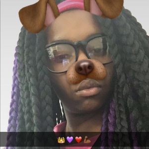 Meet your Posher, Joniquia